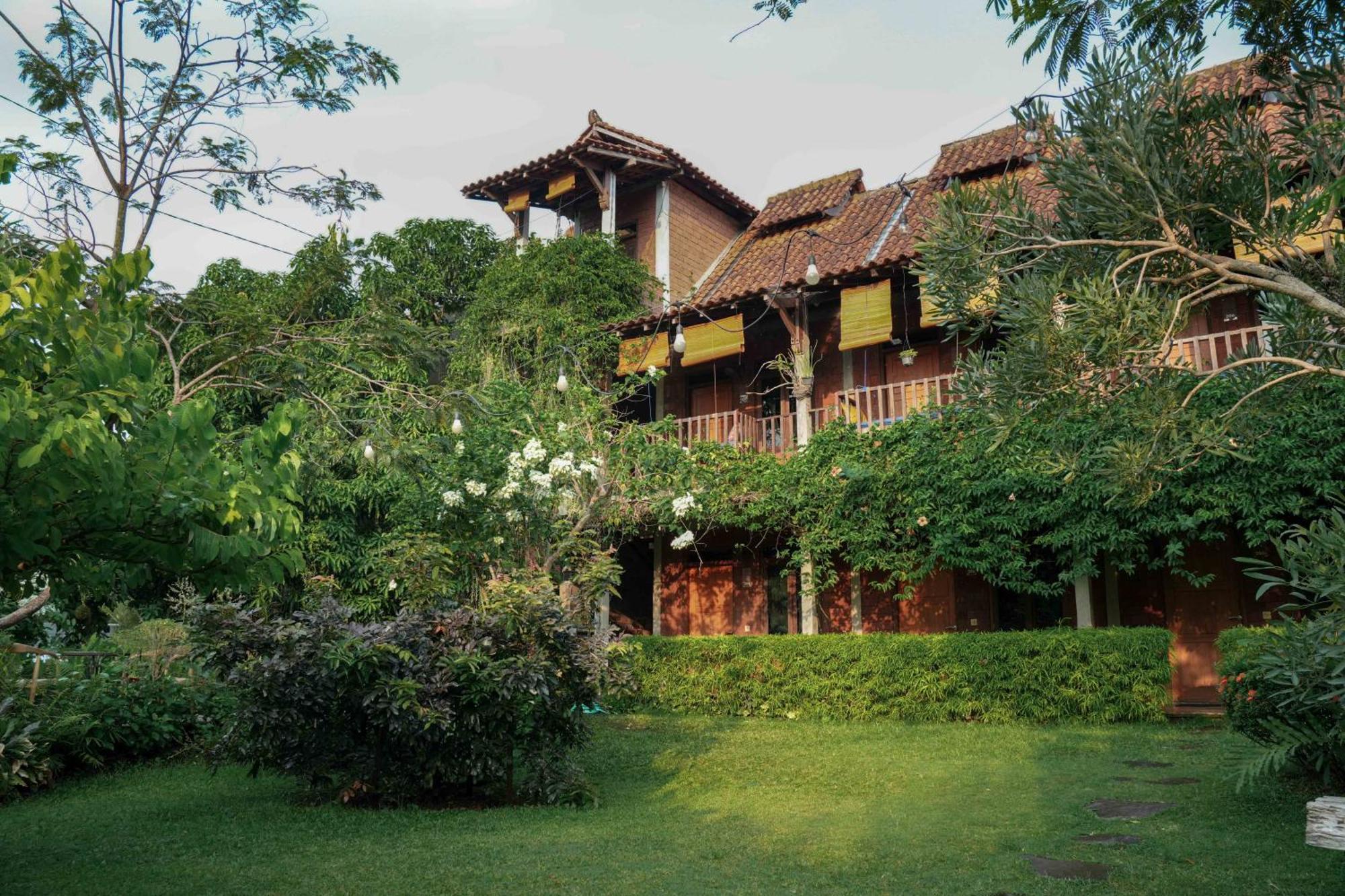 Djajanti House Bed & Breakfast Semarang Luaran gambar